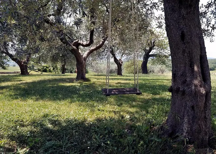 Tenuta San Crescenzio Villa Magliano in Toscana